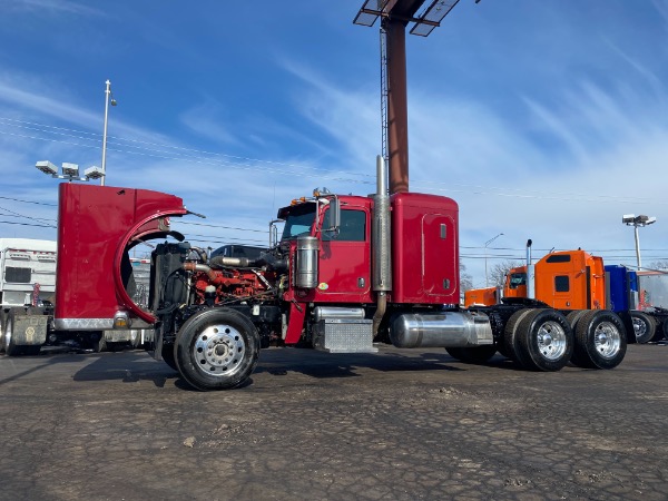 Used-2010-PETERBILT-389