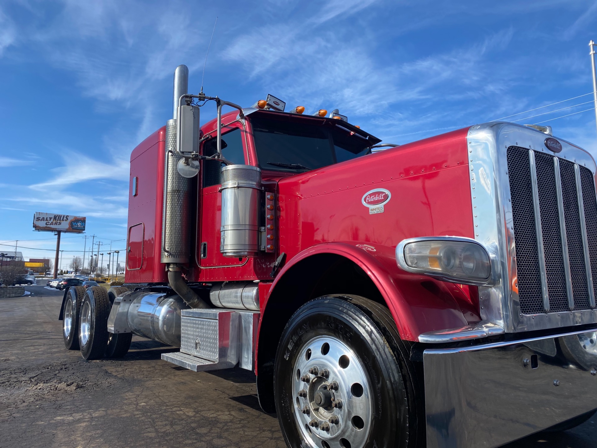 Used-2010-PETERBILT-389