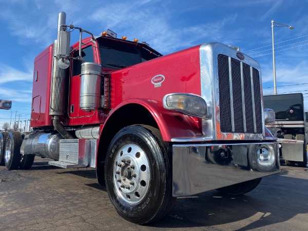 Used-2010-PETERBILT-389