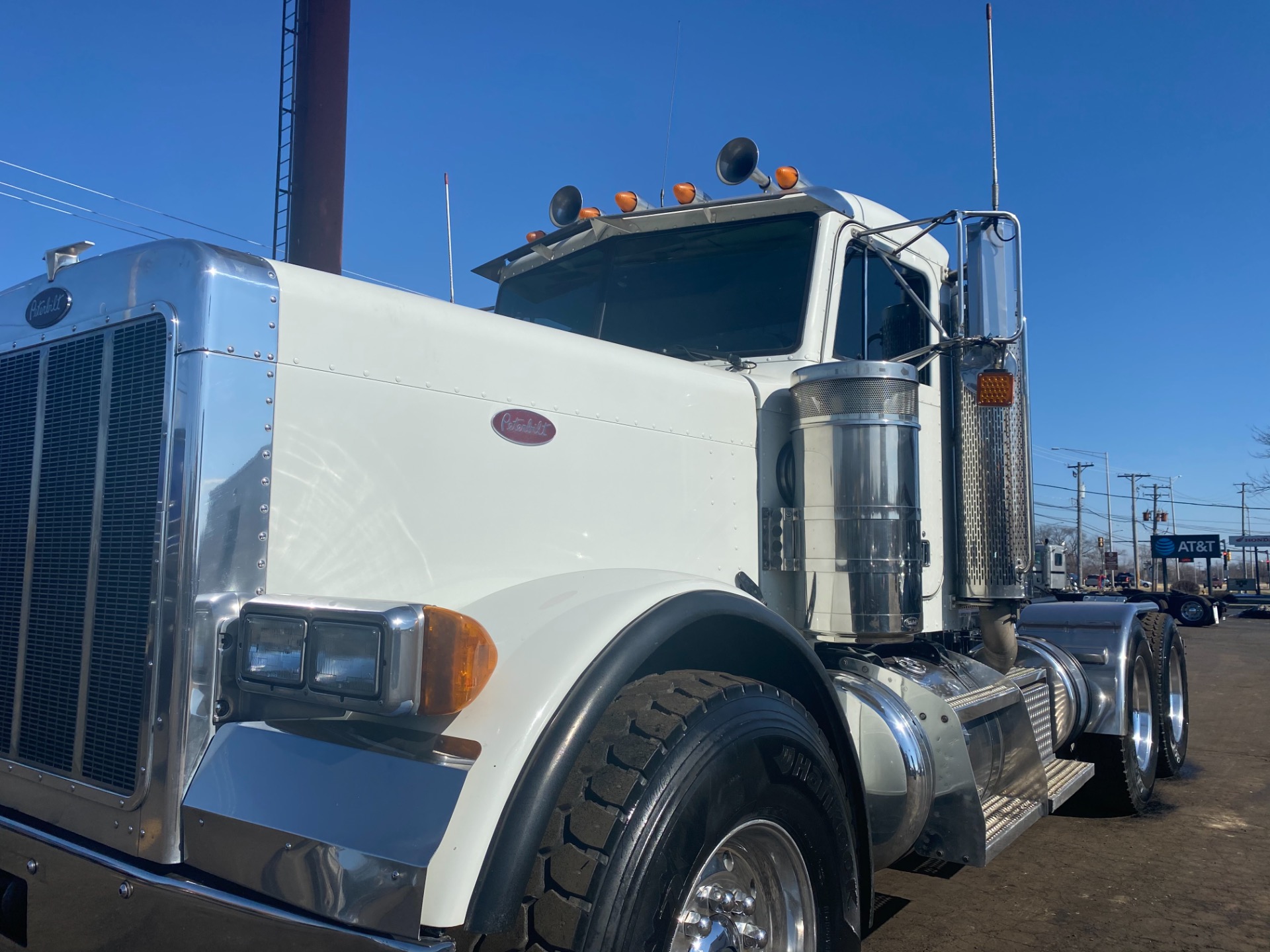 Used-2002-Peterbilt-379-Truck-Tractor