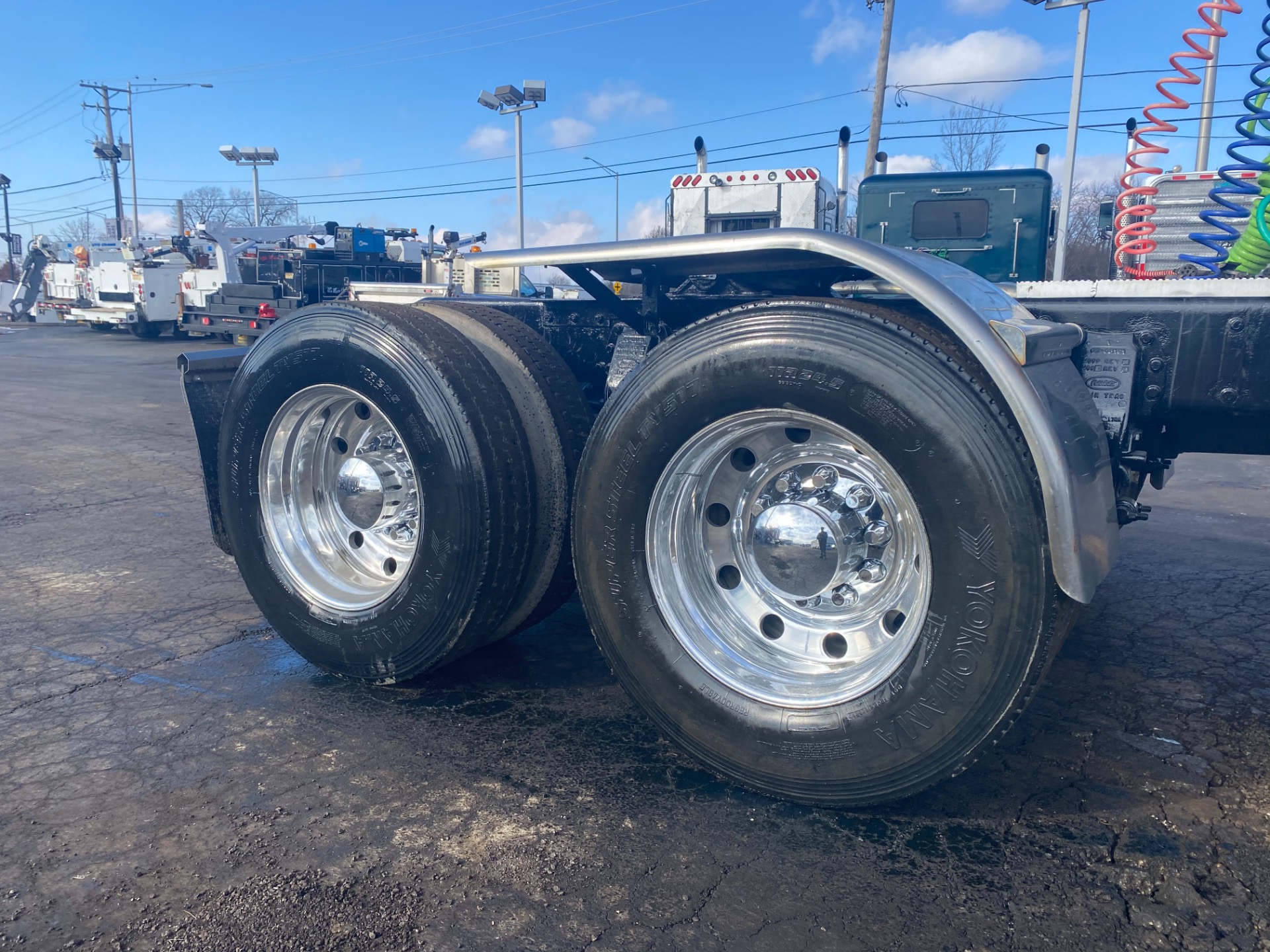 Used-2008-PETERBILT-389