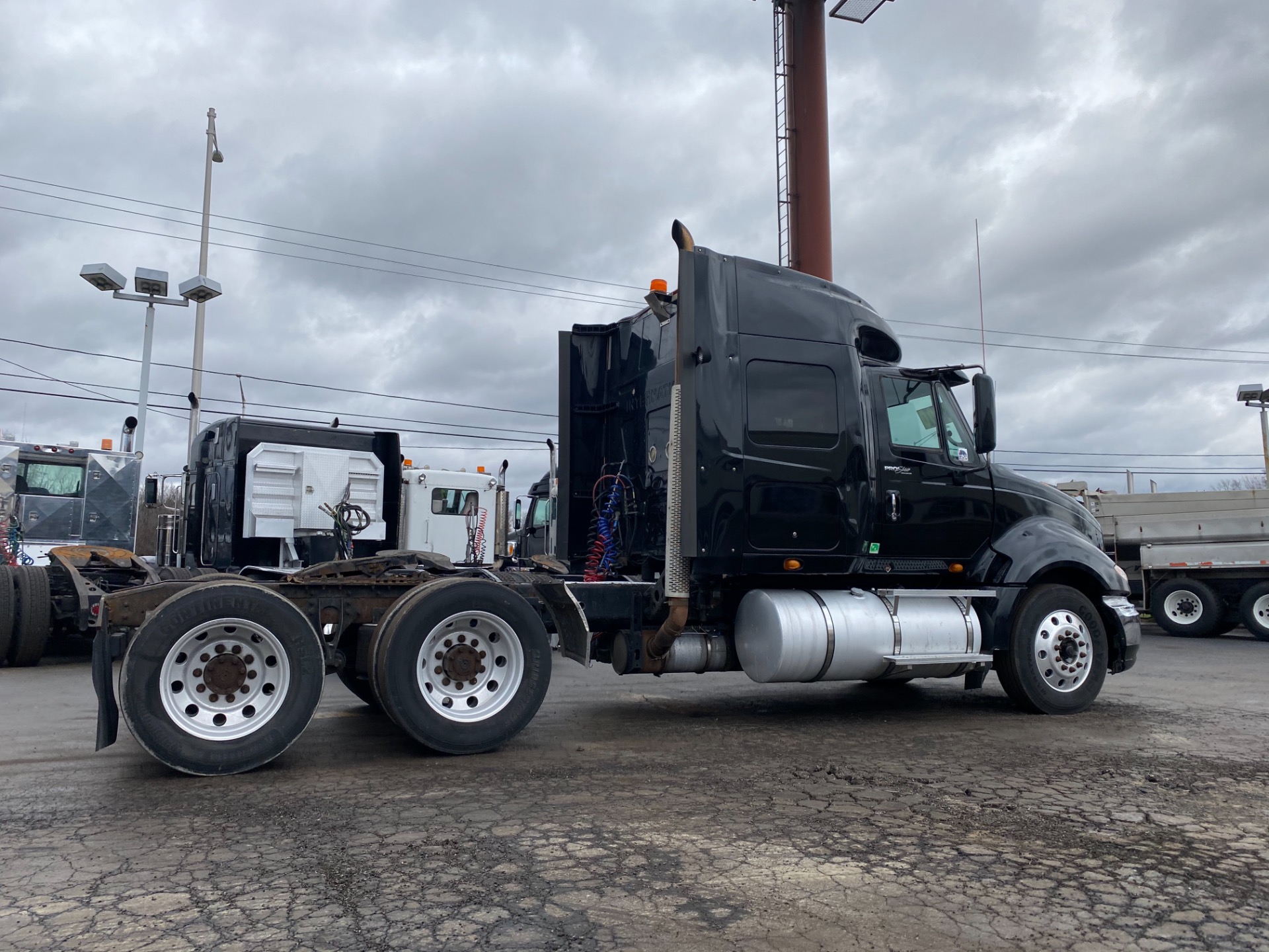 Used-2010-International-PROSTAR-PREMIUM-Truck-Tractor