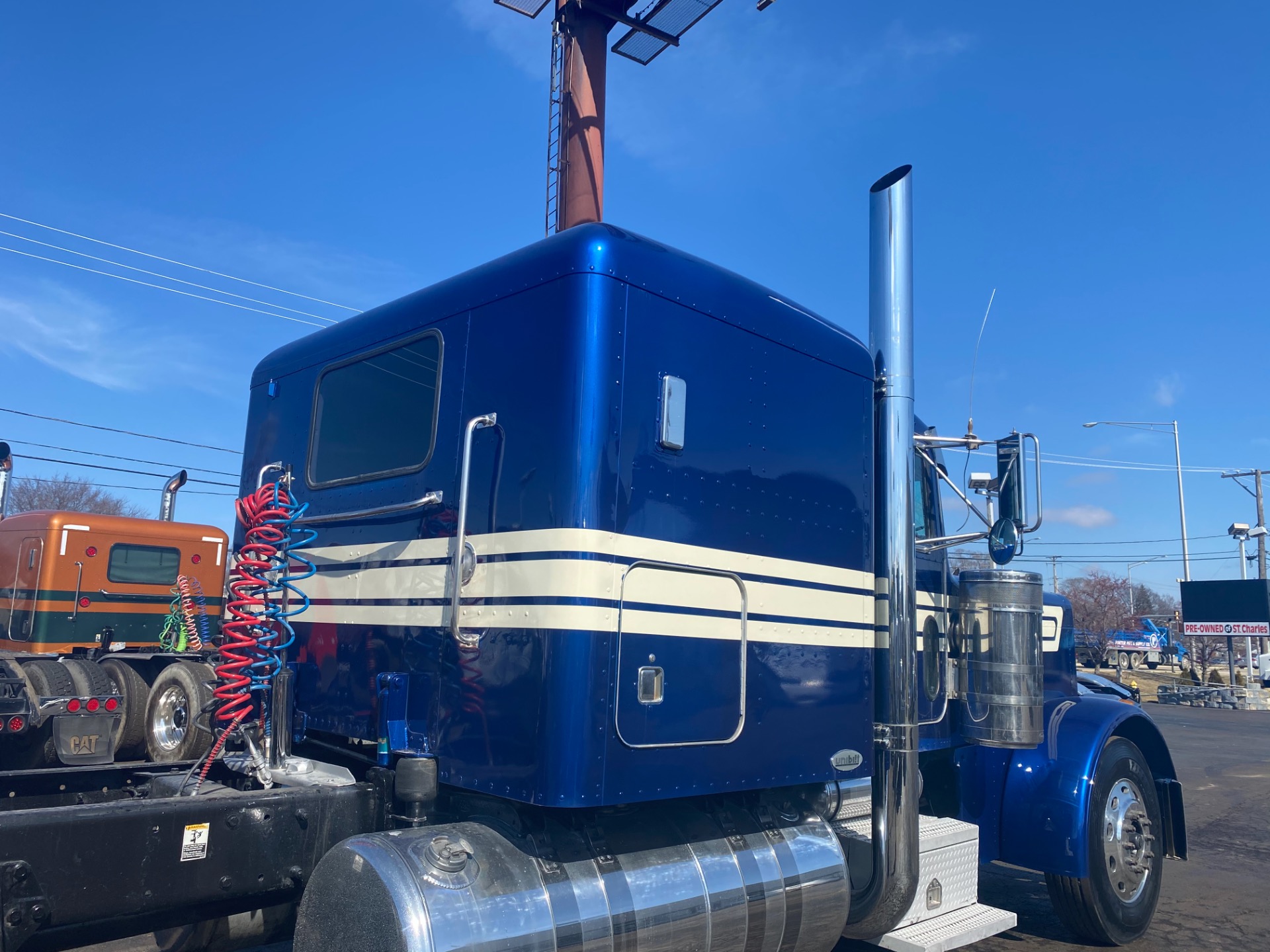 Used 2004 Peterbilt 379 SLEEPER Cat C15 - 550 Horsepower - 13 Speed