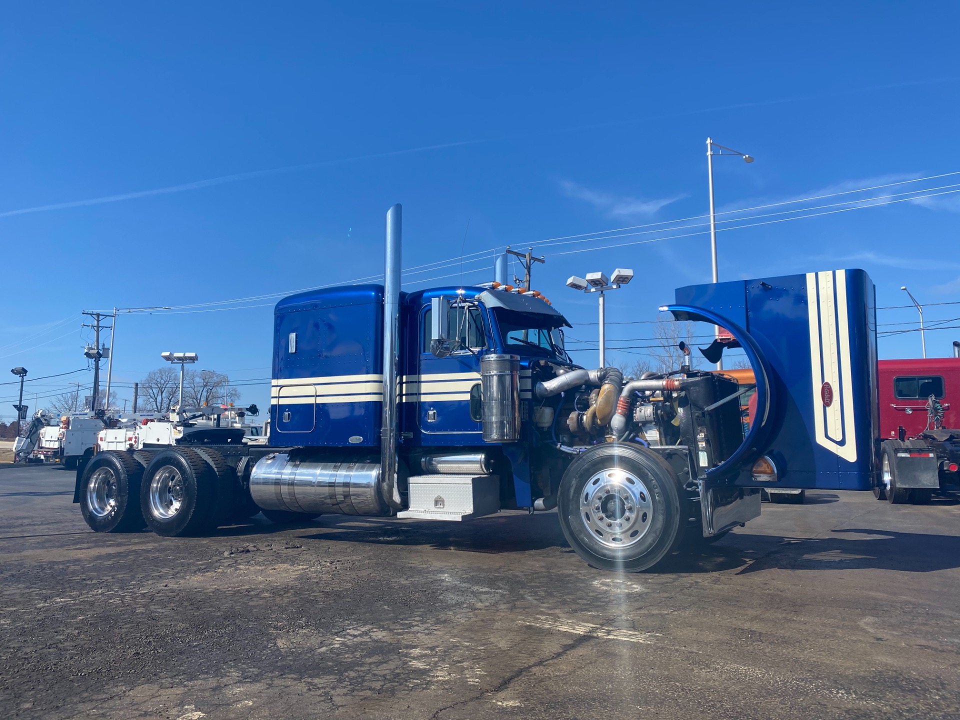 Used-2004-Peterbilt-379-SLEEPER-Cat-C15---550-Horsepower---13-Speed-Manual