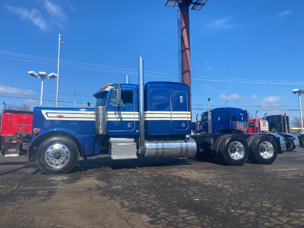 Used 2004 Peterbilt 379 SLEEPER Cat C15 - 550 Horsepower - 13 Speed Manual for sale Sold at Chicago Motor Cars in West Chicago IL 60185 2