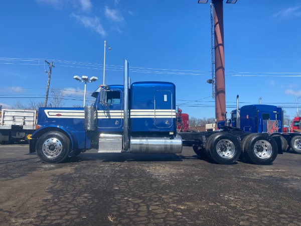 Used 2004 Peterbilt 379 SLEEPER Cat C15 - 550 Horsepower - 13 Speed Manual for sale Sold at Chicago Motor Cars in West Chicago IL 60185 6