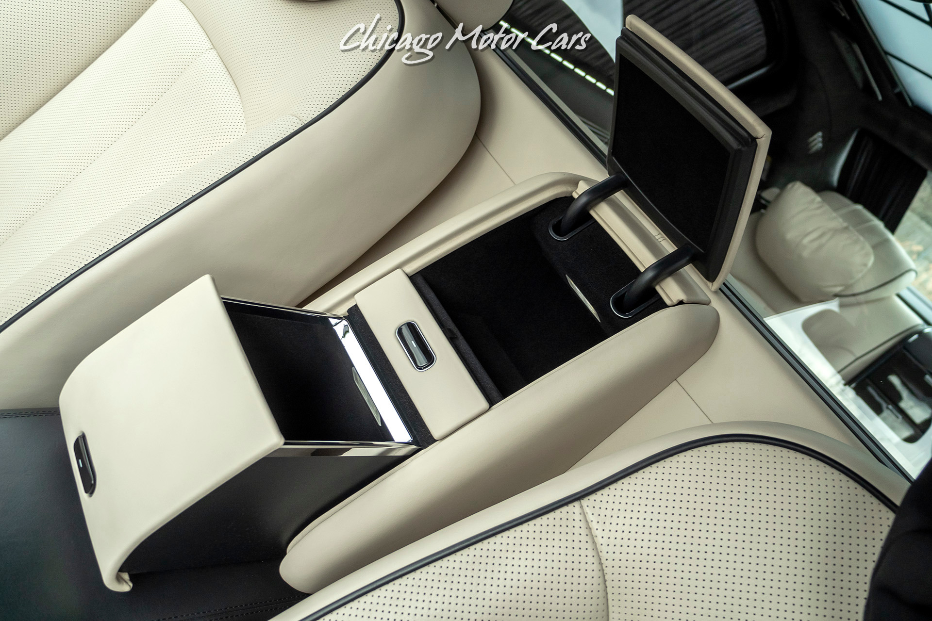 Used-2009-Maybach-62S-Sedan-wPartition