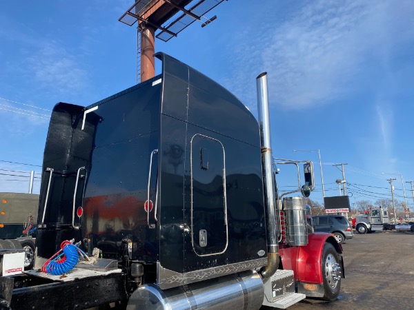 Used-2005-Peterbilt-379