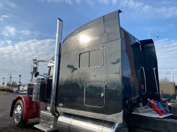 Used-2005-Peterbilt-379