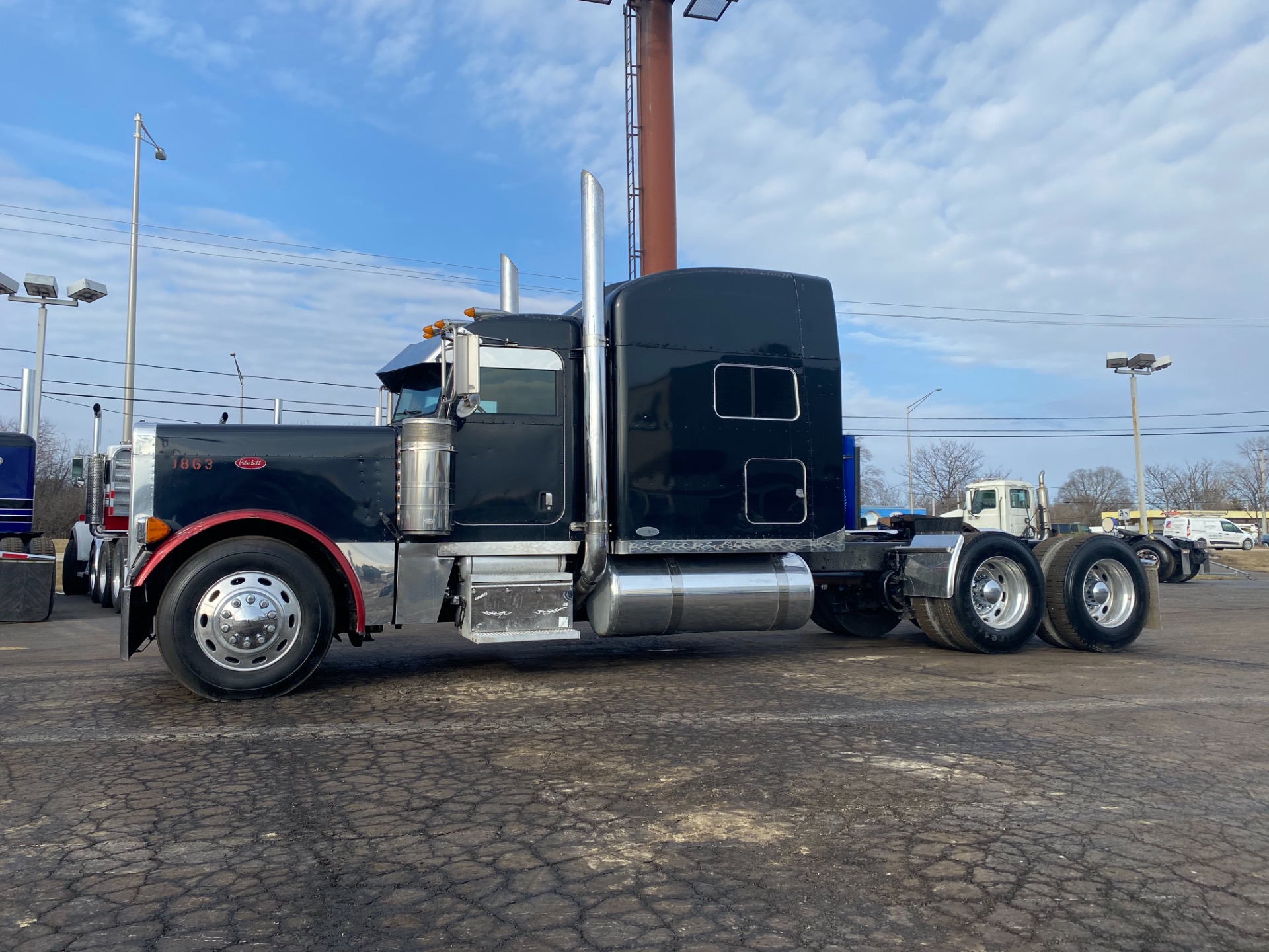 Used 2005 Peterbilt 379 For Sale (Special Pricing) | Chicago Motor Cars