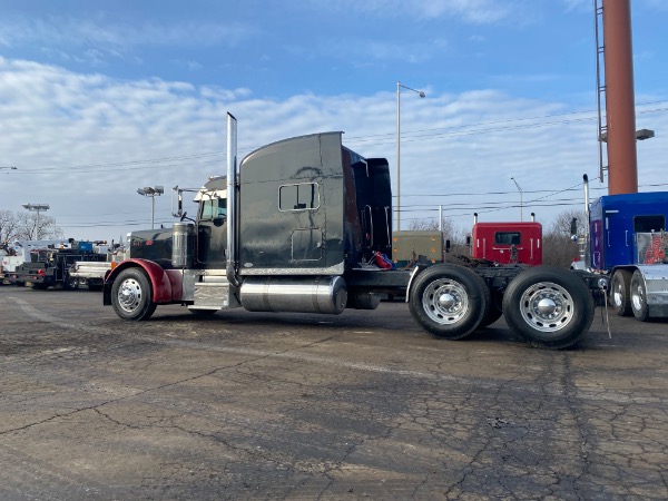 Used-2005-Peterbilt-379