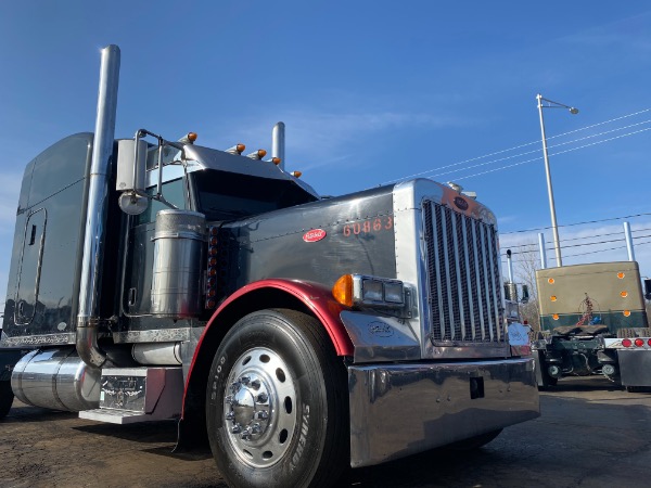 Used-2005-Peterbilt-379