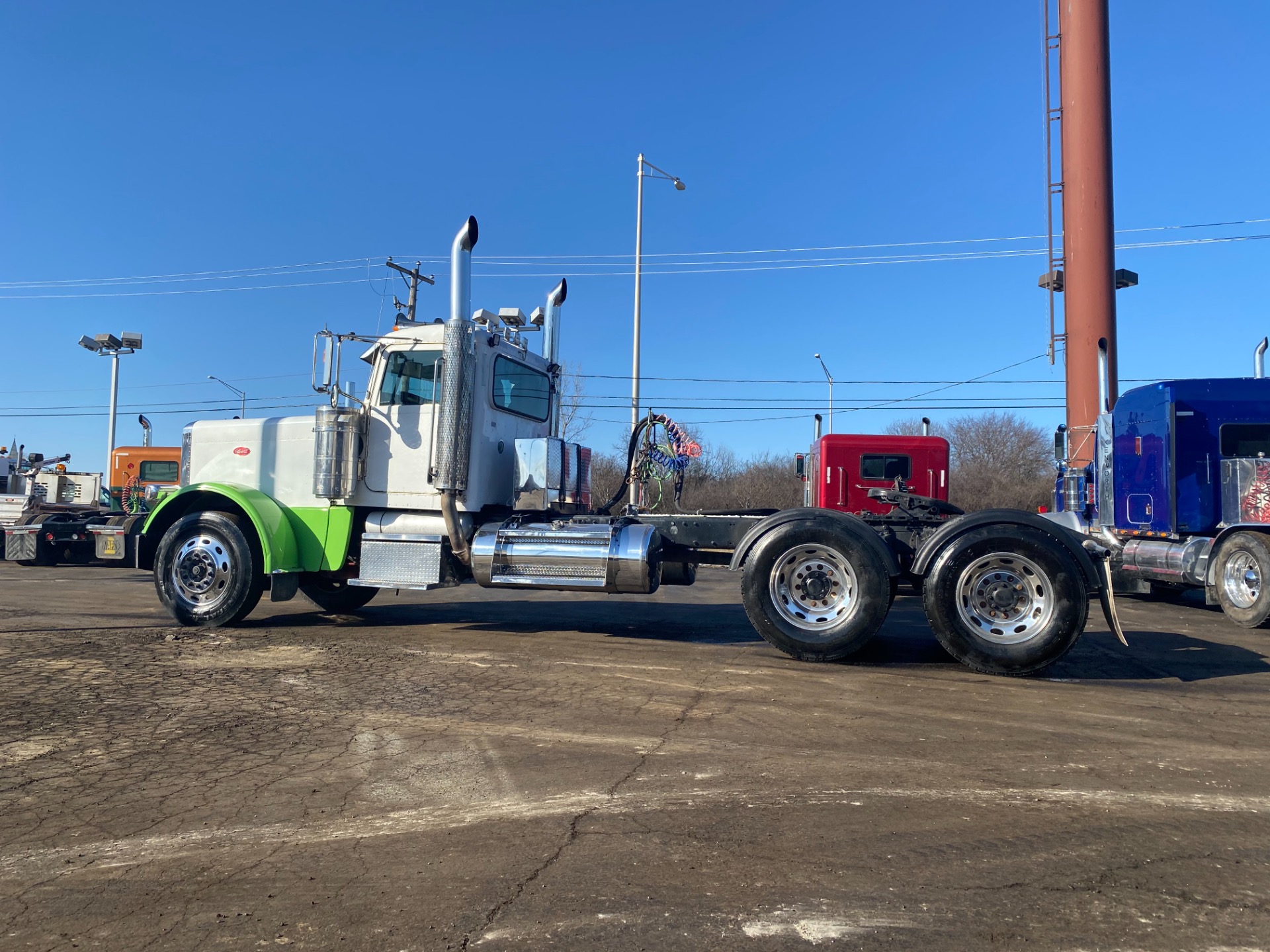 Used-2008-PETERBILT-389