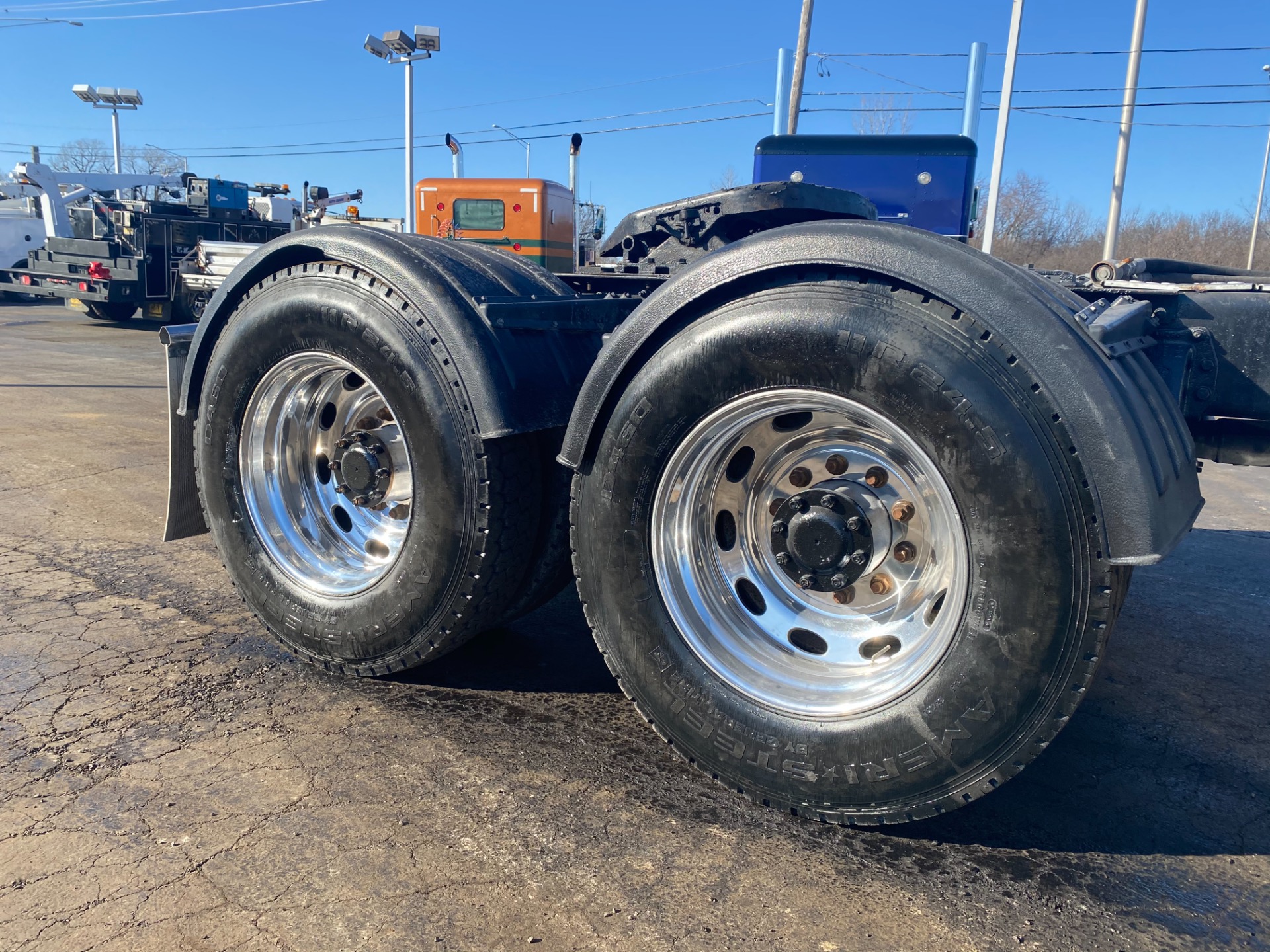 Used-2008-PETERBILT-389