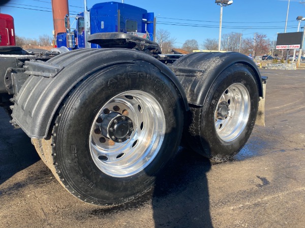 Used-2008-PETERBILT-389