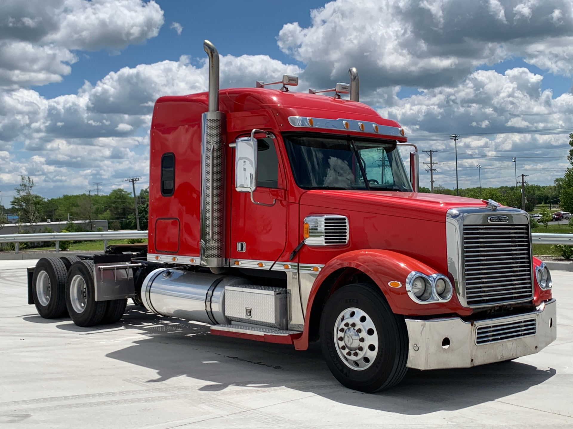 Used-2014-FREIGHTLINER-CORONADO-132-SLEEPER-GLIDER-Detroit-60---475hp---13-Speed