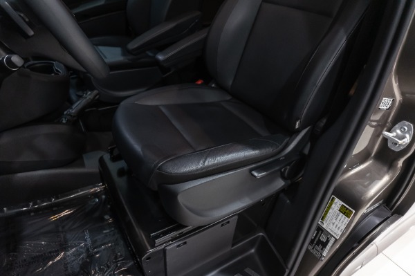 Used-2017-Mercedes-Benz-Metris-8-Passenger-Mini-Van-ELECTRIC-DOOR-NAVIGATION