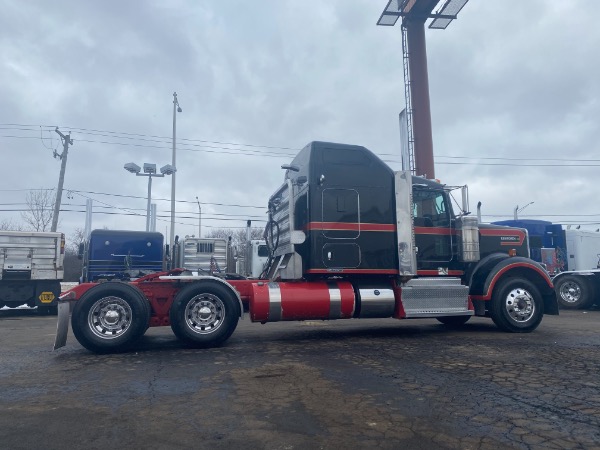 Used 2013 KENWORTH W900 Sleeper Cab - Cummins ISX for sale Sold at Chicago Motor Cars in West Chicago IL 60185 4