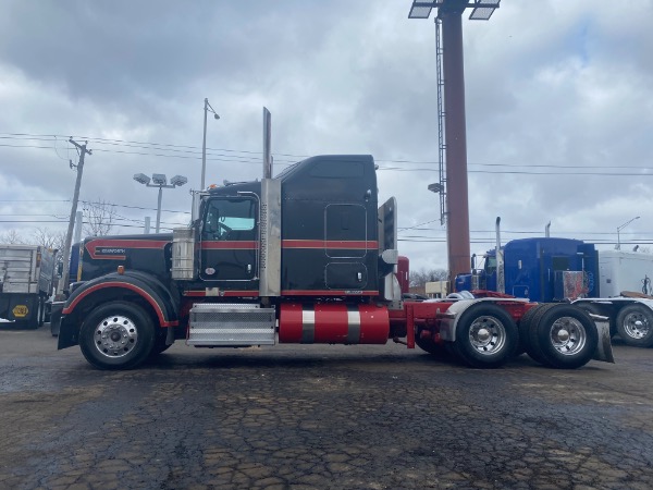 Used 2013 KENWORTH W900 Sleeper Cab - Cummins ISX for sale Sold at Chicago Motor Cars in West Chicago IL 60185 6