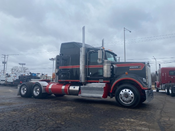 Used 2013 KENWORTH W900 Sleeper Cab - Cummins ISX for sale Sold at Chicago Motor Cars in West Chicago IL 60185 1