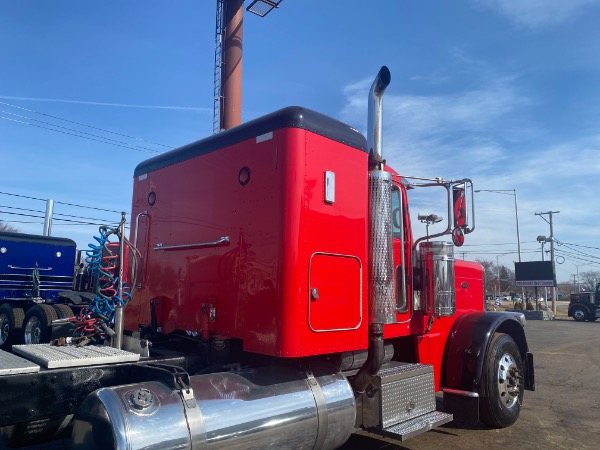 Used-2008-Peterbilt-389