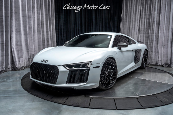 Used 2017 Audi R8 5.2 quattro V10 Plus MSRP $202k+ Carbon Fiber LOADED for sale Sold at Chicago Motor Cars in West Chicago IL 60185 2