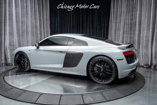 Used 2017 Audi R8 5.2 quattro V10 Plus MSRP $202k+ Carbon Fiber LOADED for sale Sold at Chicago Motor Cars in West Chicago IL 60185 3