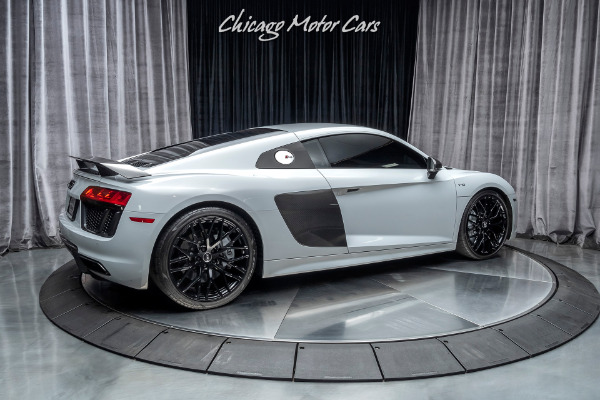 Used 2017 Audi R8 5.2 quattro V10 Plus MSRP $202k+ Carbon Fiber LOADED for sale Sold at Chicago Motor Cars in West Chicago IL 60185 5