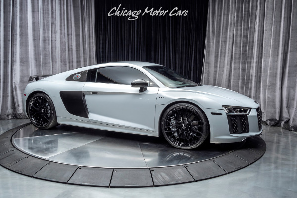 Used 2017 Audi R8 5.2 quattro V10 Plus MSRP $202k+ Carbon Fiber LOADED for sale Sold at Chicago Motor Cars in West Chicago IL 60185 6