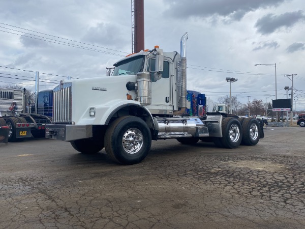 Used 2009 Kenworth T800 Day Cab - Cummins ISX for sale Sold at Chicago Motor Cars in West Chicago IL 60185 2