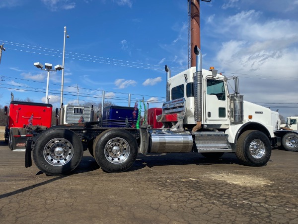 Used 2009 Kenworth T800 Day Cab - Cummins ISX for sale Sold at Chicago Motor Cars in West Chicago IL 60185 4
