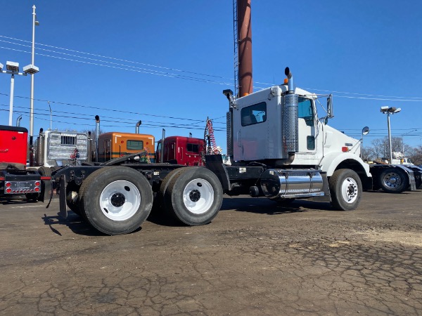 Used 2006 KENWORTH T800 Day Cab - CAT C15 for sale Sold at Chicago Motor Cars in West Chicago IL 60185 4