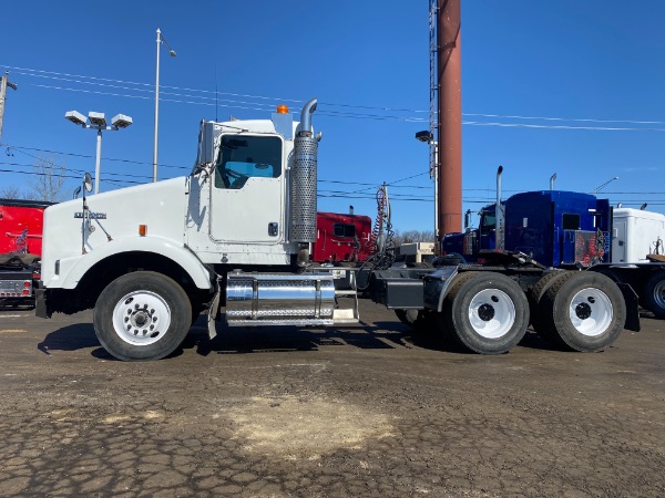 Used 2006 KENWORTH T800 Day Cab - CAT C15 for sale Sold at Chicago Motor Cars in West Chicago IL 60185 6