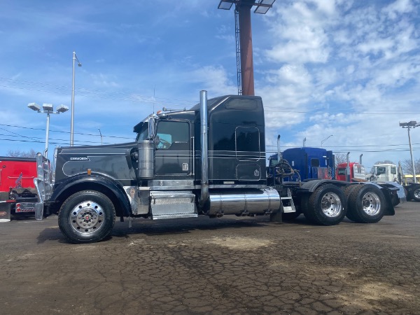 Used 2000 KENWORTH W900 Sleeper Cab - CAT 3406E - 550 HP for sale Sold at Chicago Motor Cars in West Chicago IL 60185 2