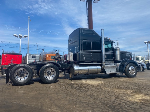 Used 2000 KENWORTH W900 Sleeper Cab - CAT 3406E - 550 HP for sale Sold at Chicago Motor Cars in West Chicago IL 60185 4