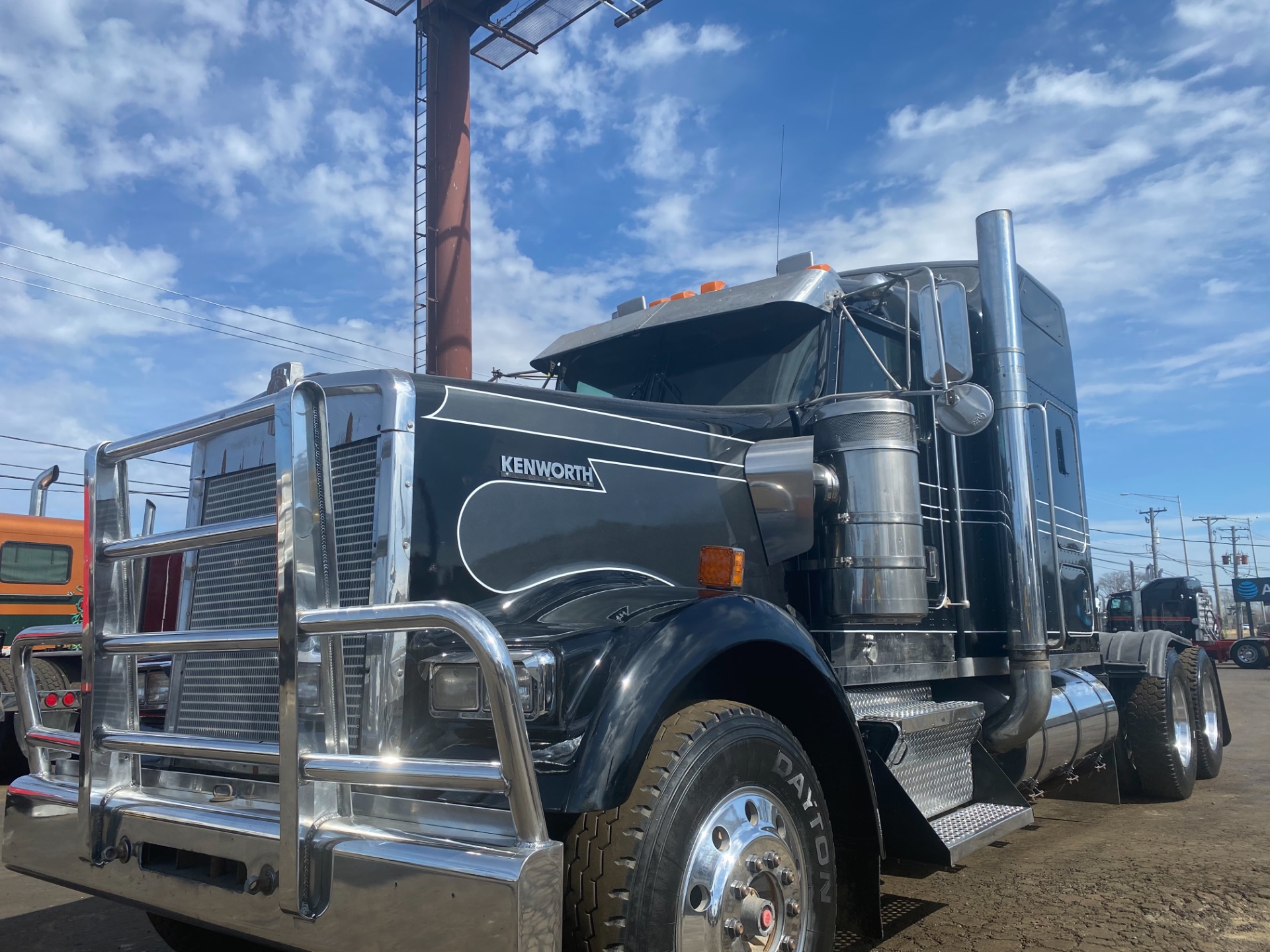 Used-2000-KENWORTH-W900-Sleeper-Cab---CAT-3406E---550-HP