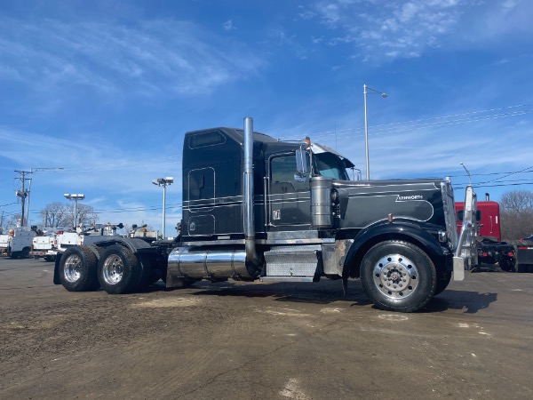 Used 2000 KENWORTH W900 Sleeper Cab - CAT 3406E - 550 HP for sale Sold at Chicago Motor Cars in West Chicago IL 60185 1