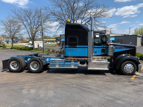 Used 2013 Kenworth W900 L SLEEPER AeroCab Sleeper Cab - Cummins ISX for sale Sold at Chicago Motor Cars in West Chicago IL 60185 6