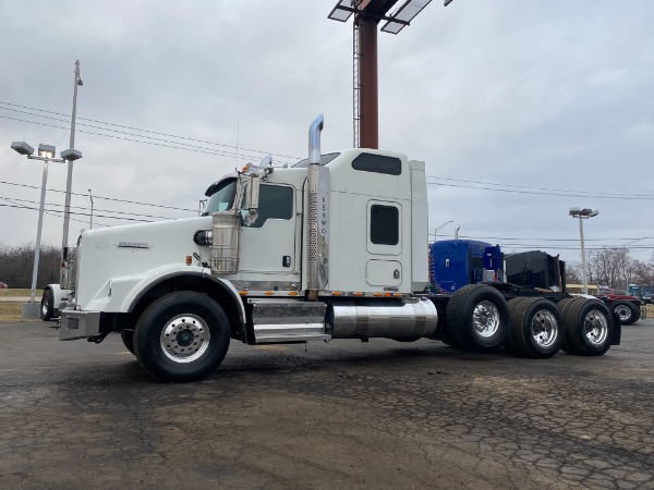 Used 2009 KENWORTH T800W Sleeper Cab - Cummins ISX - 600HP for sale Sold at Chicago Motor Cars in West Chicago IL 60185 2