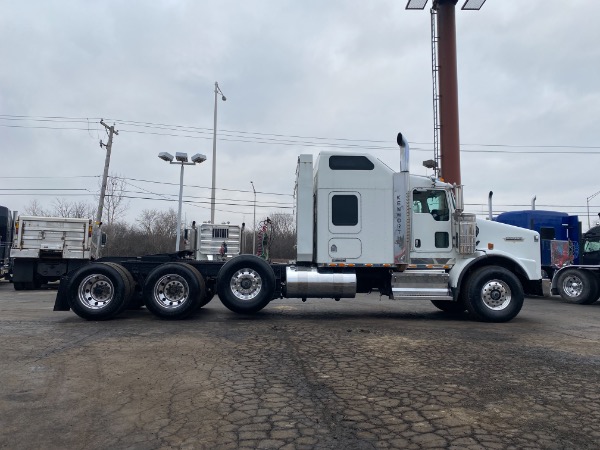 Used 2009 KENWORTH T800W Sleeper Cab - Cummins ISX - 600HP for sale Sold at Chicago Motor Cars in West Chicago IL 60185 5