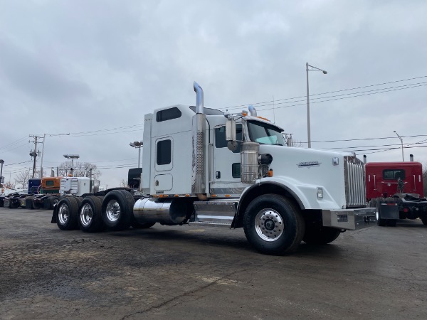 Used 2009 KENWORTH T800W Sleeper Cab - Cummins ISX - 600HP for sale Sold at Chicago Motor Cars in West Chicago IL 60185 1