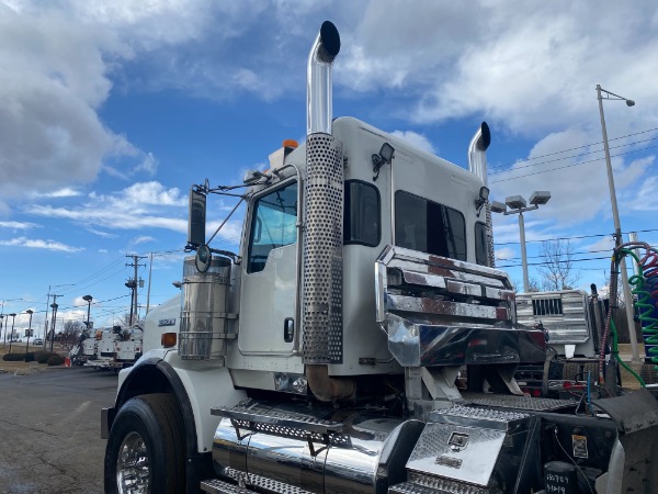 Used 2009 KENWORTH T800 Cummins ISX - 600HP for sale Sold at Chicago Motor Cars in West Chicago IL 60185 3