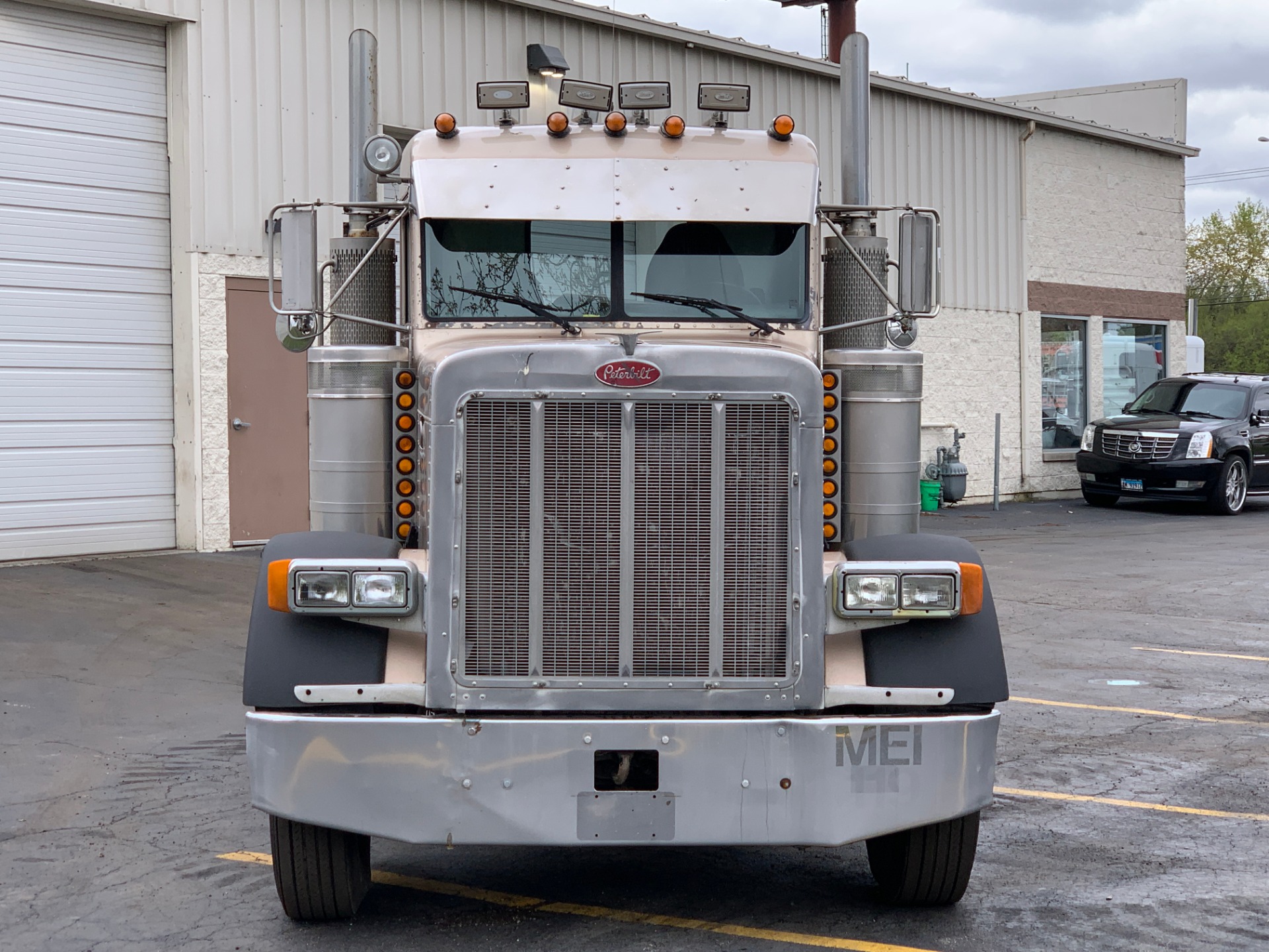 Used-2000-Peterbilt-379-UltraCab-Day-Cab---CAT-C15-6NZ---475-HP