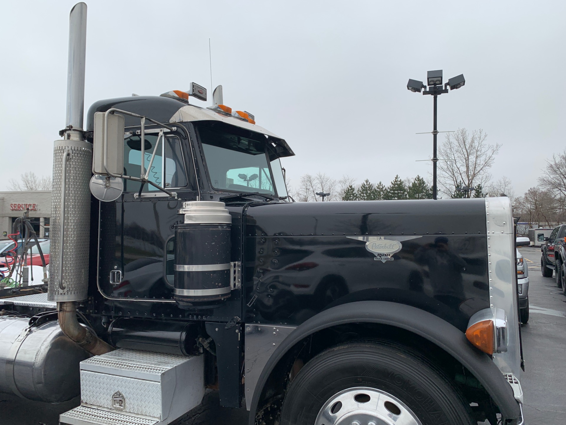 Used-2000-Peterbilt-379-Day-Cab---CAT-C15-6NZ---475-HP