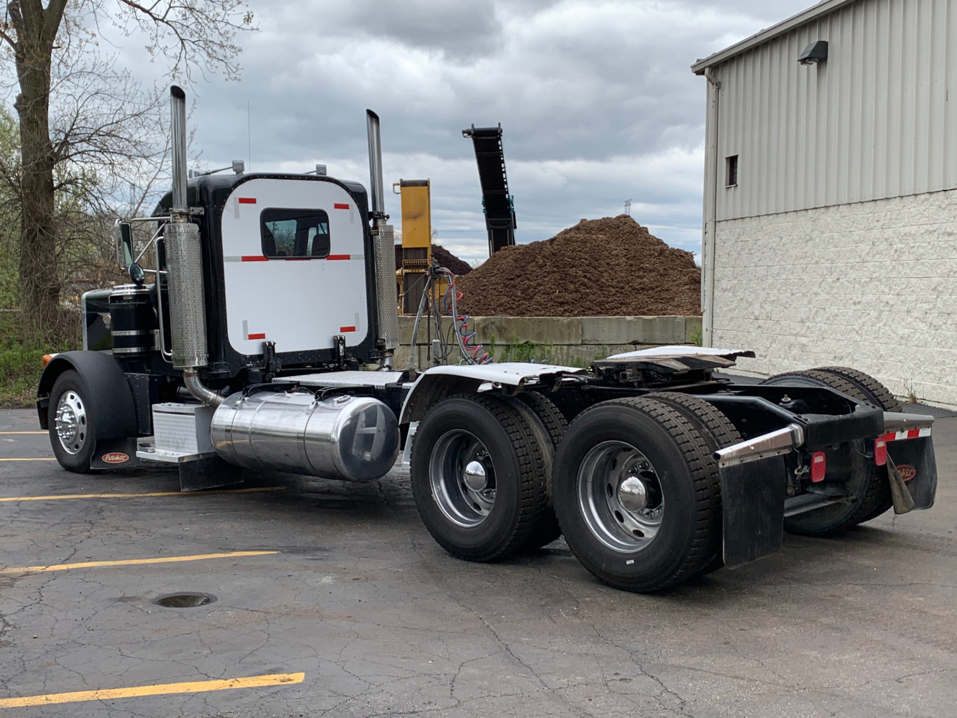 Used-2000-Peterbilt-379-Day-Cab---CAT-C15-6NZ---475-HP