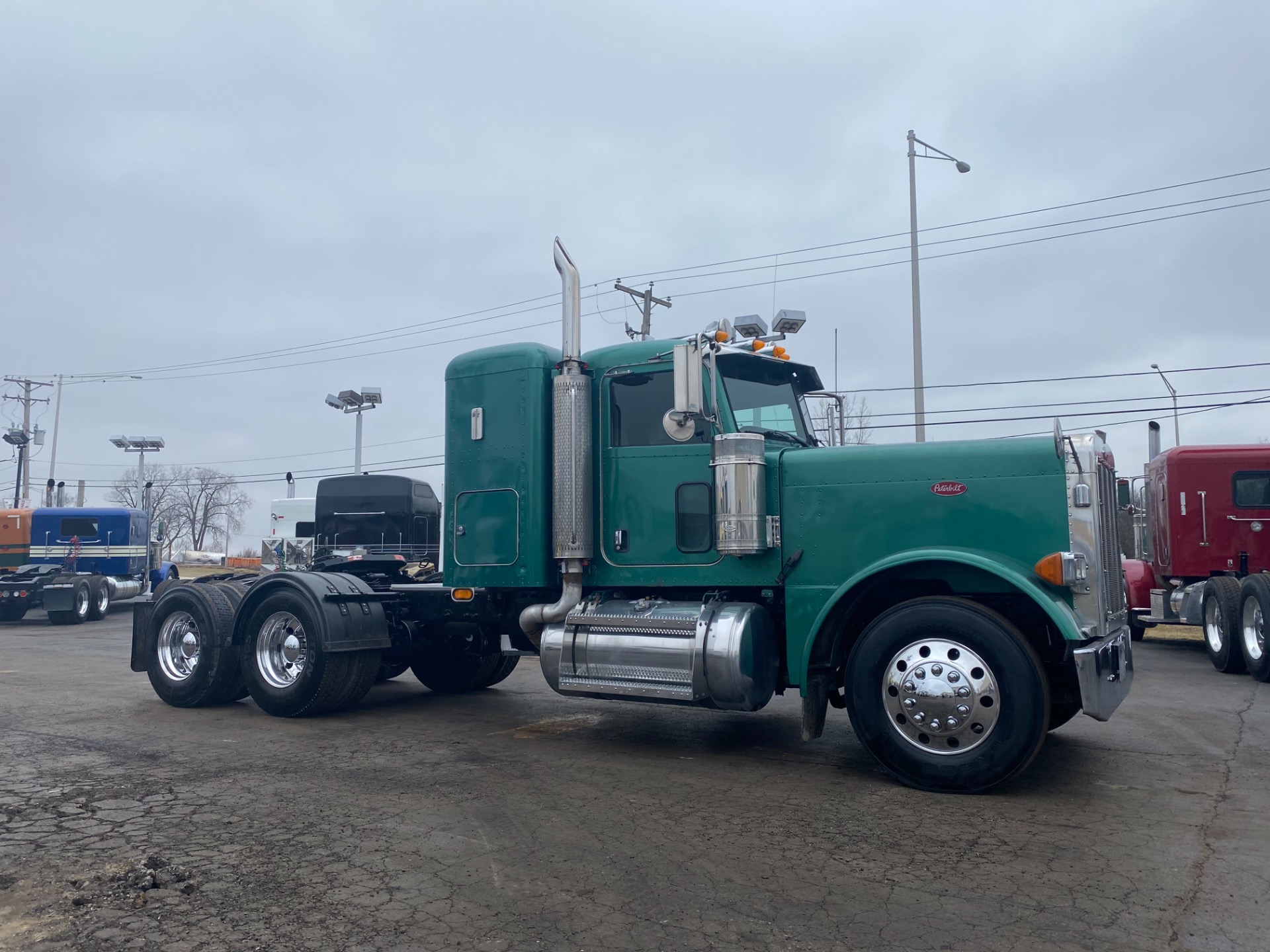 Used-2006-PETERBILT-379