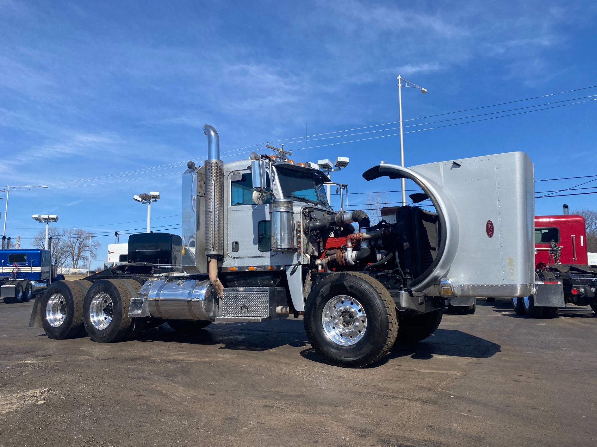 Used-2009-PETERBILT-388