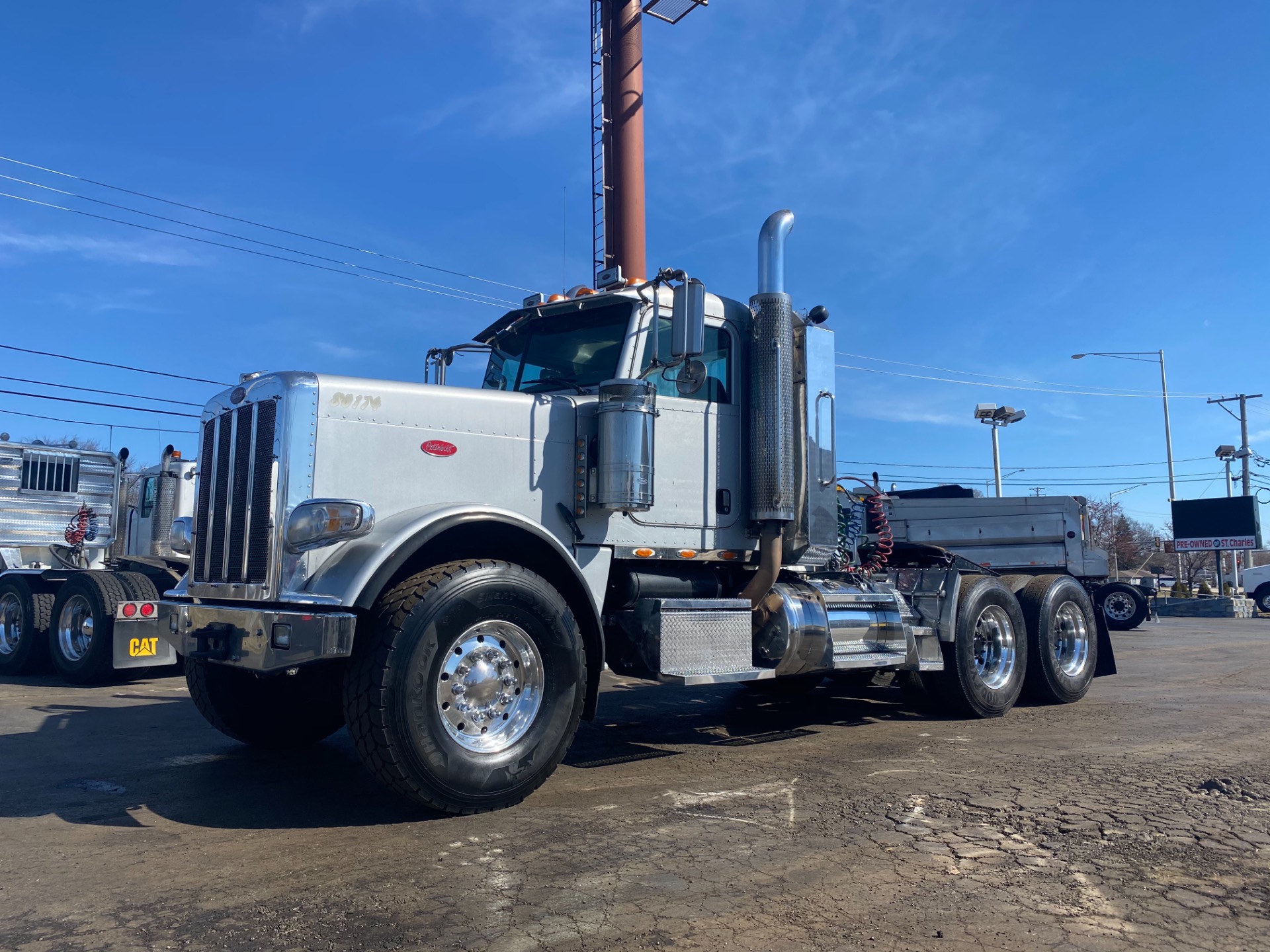 Used-2009-PETERBILT-388