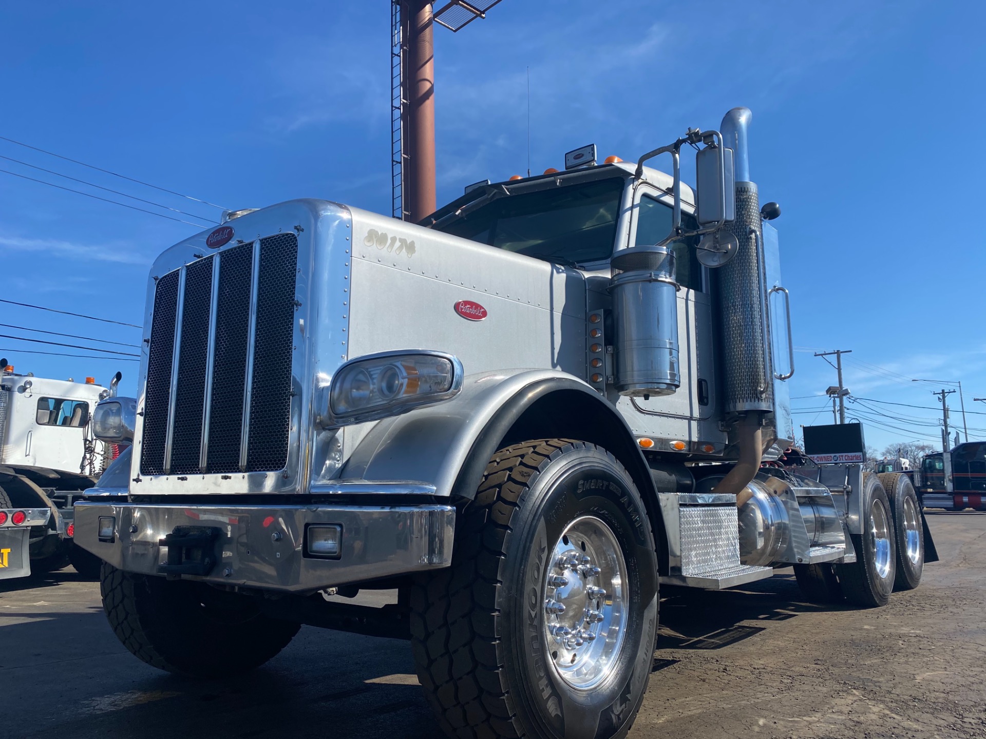 Used-2009-PETERBILT-388