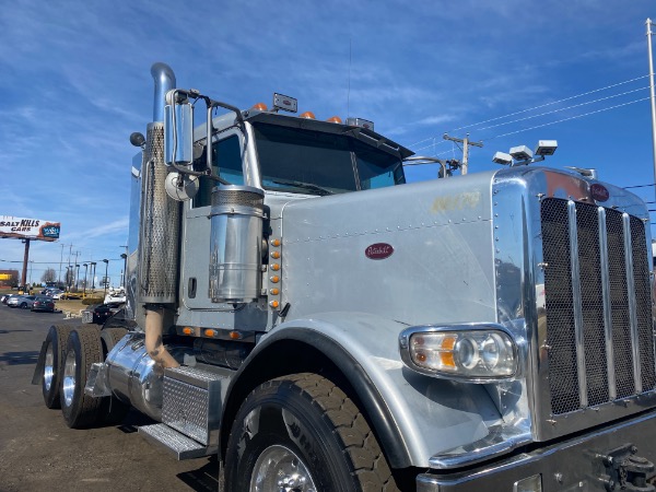 Used-2009-PETERBILT-388